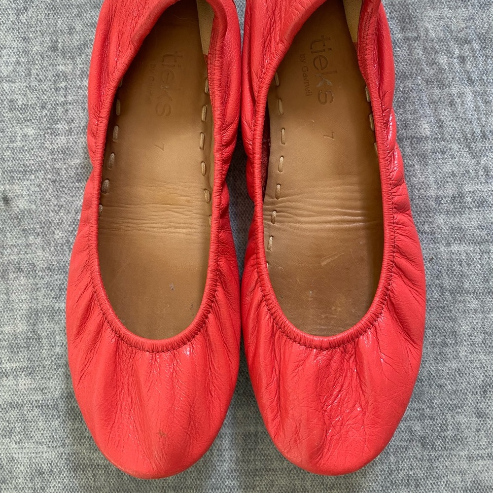 Coral Tieks size 7